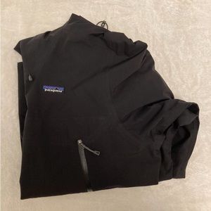 Large Men’s Patagonia Rain jacket